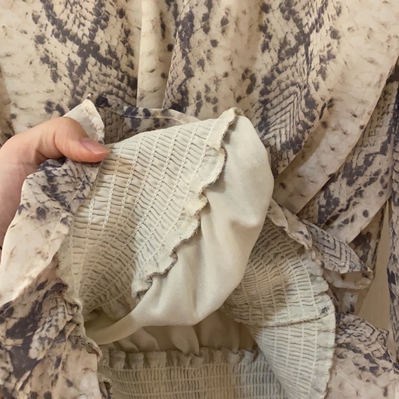 Japna Snakeskin Mockneck Long Sleeve Blouse - L - Picture 4 of 8